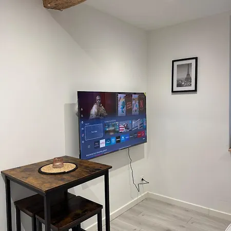 Appartement Les Perles De -studio Centre Climatiseur Wifi Parking Gratuit Limoux