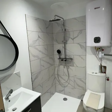 Les Perles De Limoux -Studio Centre Wifi Parking Gratuit Apartment *
